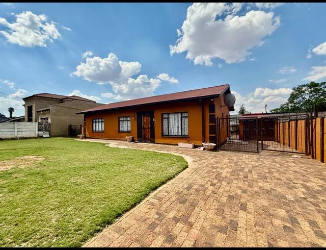 3 BEDROOM HOUSE FOR SALE IN VANDERBIJLPARK CW 3